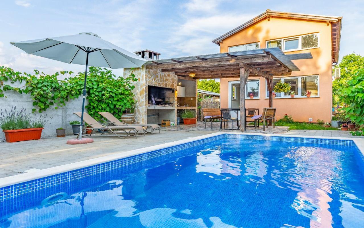 Villa Iness ميدولين المظهر الخارجي الصورة